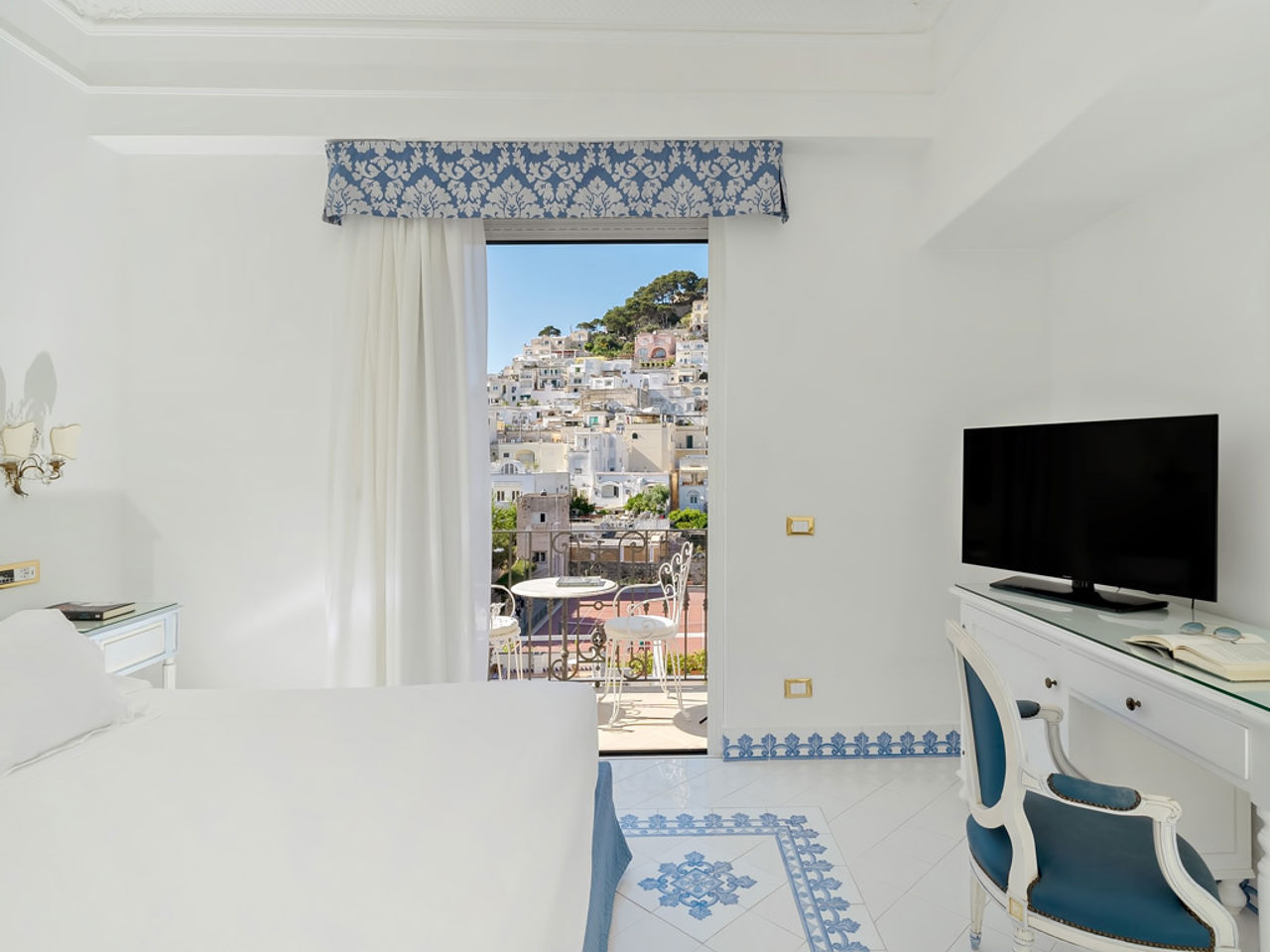 The Symbol of La Dolce Vita in Capri: The Grand Hotel Quisisana